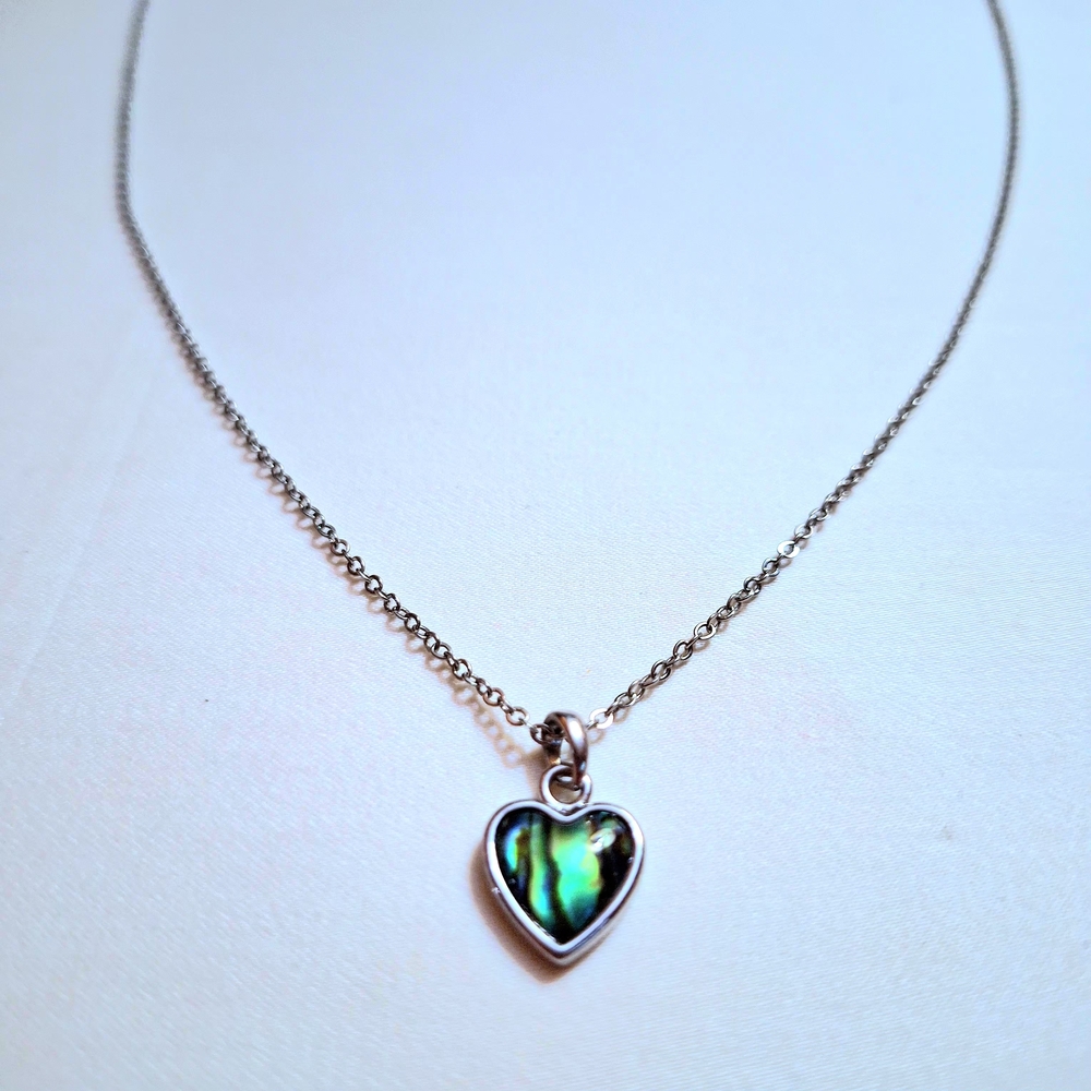 Heart Pendant Necklace with Abalone Shell